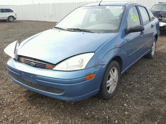 1FAFP34P3YW231746 - 2000 FORD FOCUS SE BLUE photo 2