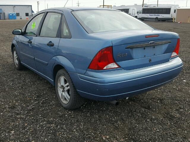 1FAFP34P3YW231746 - 2000 FORD FOCUS SE BLUE photo 3