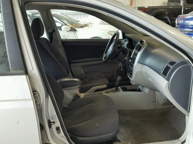 KNAFE162265206942 - 2006 KIA SPECTRA5 SILVER photo 5