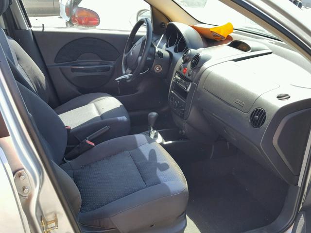 KL1TD56646B547223 - 2006 CHEVROLET AVEO BASE Күміс фото 5
