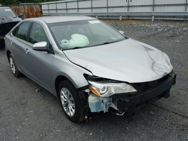 4T4BF1FK8FR480846 - 2015 TOYOTA CAMRY LE SILVER photo 1