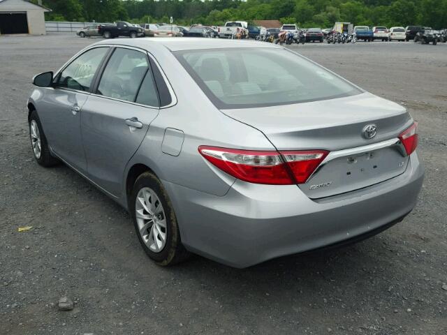 4T4BF1FK8FR480846 - 2015 TOYOTA CAMRY LE SILVER photo 3