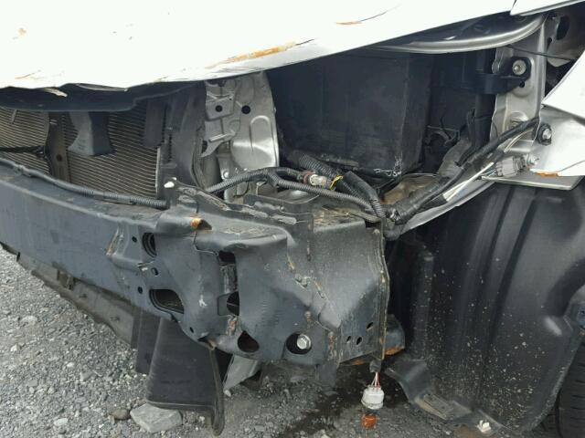 4T4BF1FK8FR480846 - 2015 TOYOTA CAMRY LE SILVER photo 9