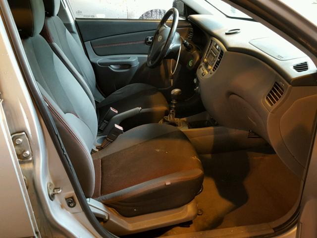 KNADE163476222412 - 2007 KIA RIO 5 SX SILVER photo 5