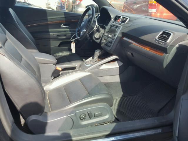 WVWFW7AH2CV001129 - 2012 VOLKSWAGEN EOS LUX 黑色 照片 5