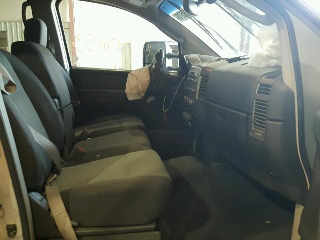 1N6AA07B54N568985 - 2004 NISSAN TITAN SILVER photo 5