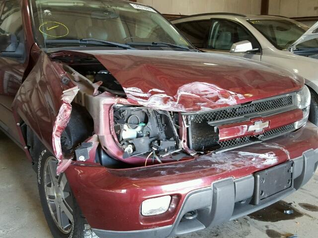 1GNDT13SX52254121 - 2005 CHEVROLET TRAILBLAZE MAROON photo 9