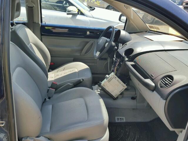 3VWCC21C3XM449959 - 1999 VOLKSWAGEN NEW BEETLE 蓝色 照片 5