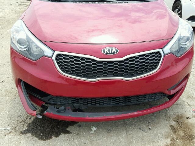 KNAFX4A6XG5517770 - 2016 KIA FORTE RED photo 9