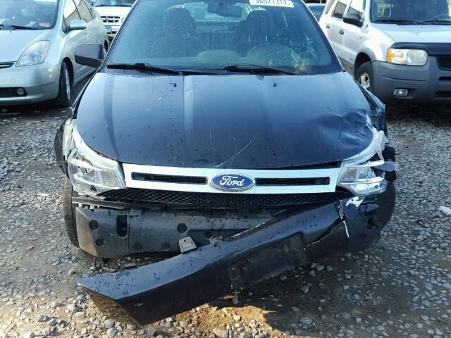 1FAHP3FN0AW119013 - 2010 FORD FOCUS BLACK photo 9