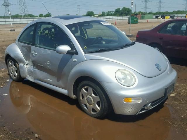 3VWCB21C21M458663 - 2001 VOLKSWAGEN NEW BEETLE 银色 照片 1