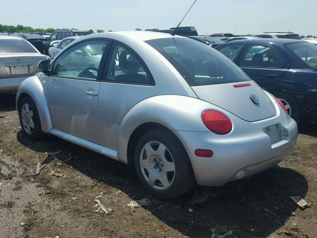 3VWCB21C21M458663 - 2001 VOLKSWAGEN NEW BEETLE 银色 照片 3