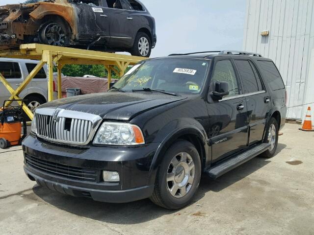 5LMFU27555LJ19902 - 2005 LINCOLN NAVIGATOR BLACK photo 2