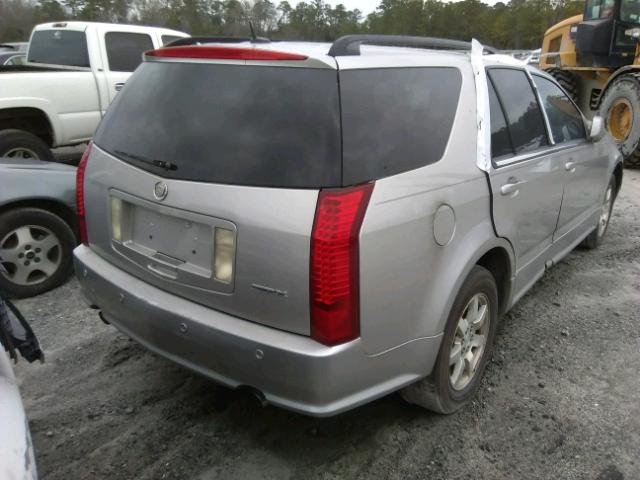 1GYEE637260116211 - 2006 CADILLAC SRX SILVER photo 4