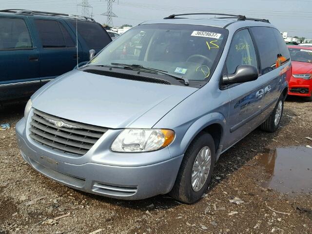 1A4GP45R86B674798 - 2006 CHRYSLER TOWN & COU BLUE photo 2