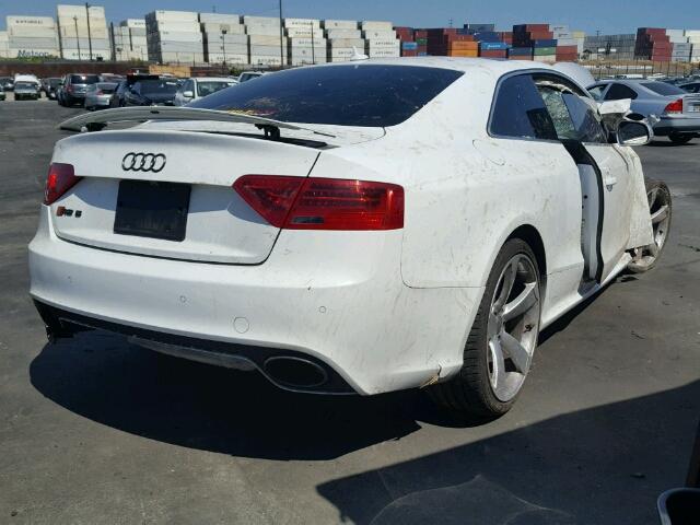 WUAC6AFR0DA900102 - 2013 AUDI RS5 WHITE photo 4