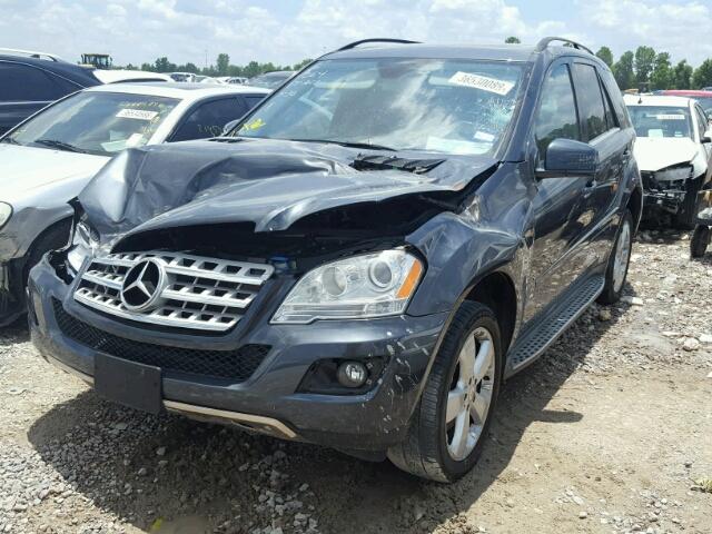 4JGBB5GB7BA705667 - 2011 MERCEDES-BENZ ML 350 GRAY photo 2