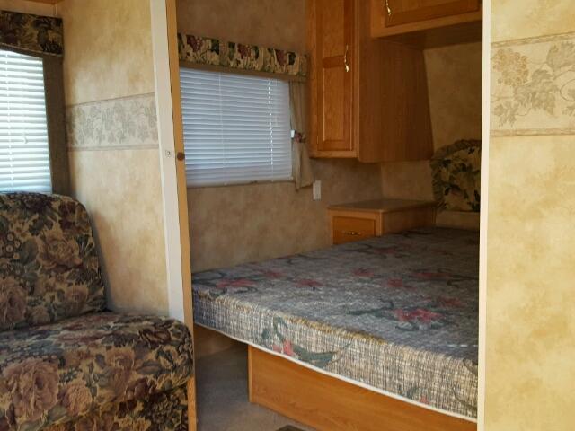 4YDT27B2137309760 - 2003 KEYSTONE HORNET WHITE photo 5