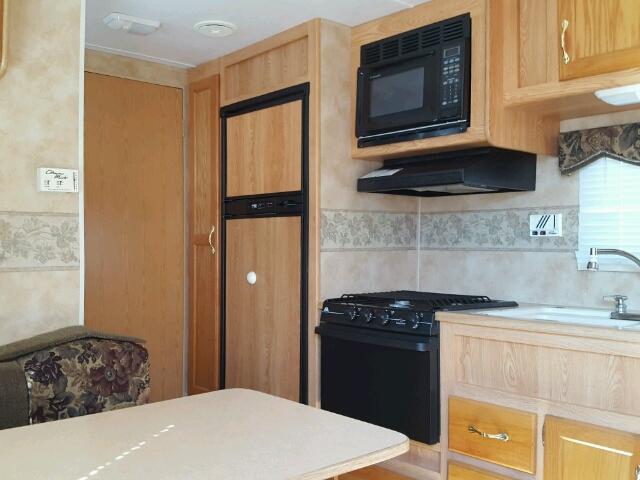 4YDT27B2137309760 - 2003 KEYSTONE HORNET WHITE photo 6