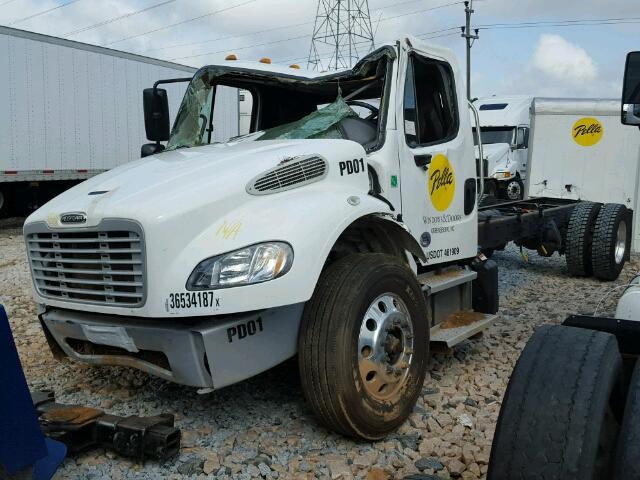 3ALACXDT1HDJC9411 - 2017 FREIGHTLINER M2 106 MED WHITE photo 2