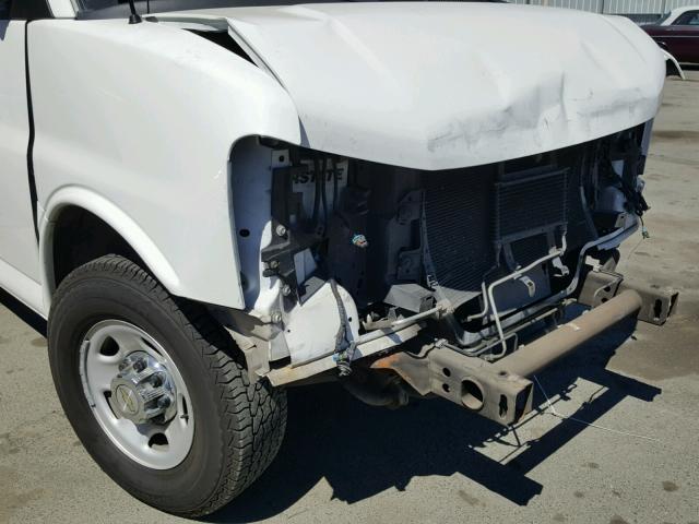 1GCZGFBA9A1136540 - 2010 CHEVROLET MARINE LOT WHITE photo 9