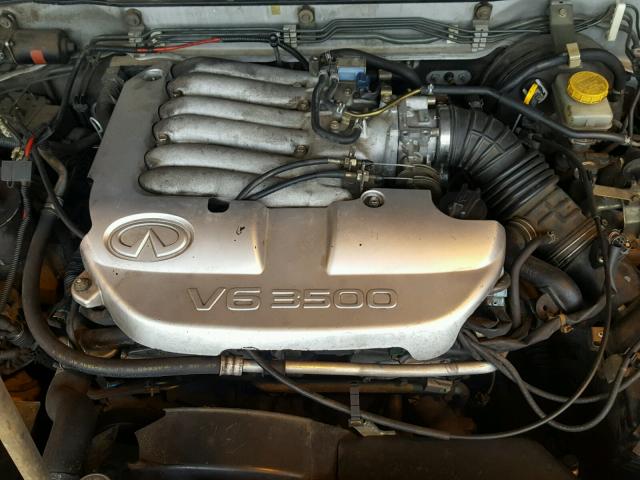 JNRDR09Y22W250260 - 2002 INFINITI QX4 SILVER photo 7