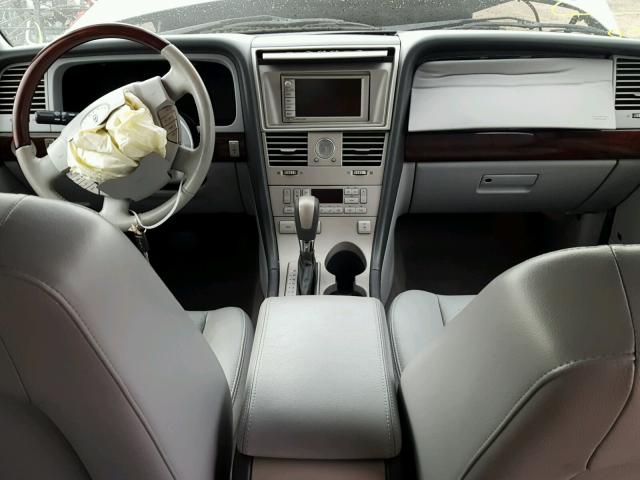 5LMEU88H05ZJ24509 - 2005 LINCOLN AVIATOR 黑色 照片 9