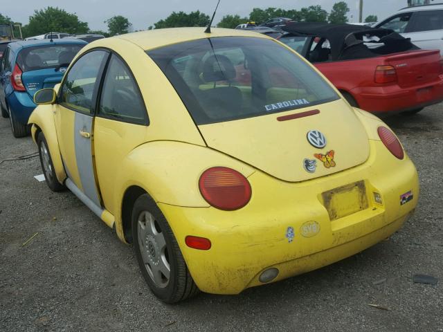 3VWCP21C62M403703 - 2002 VOLKSWAGEN NEW BEETLE 黄色 照片 3