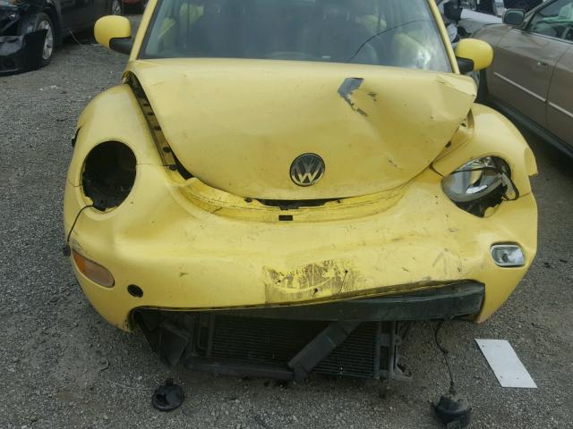 3VWCP21C62M403703 - 2002 VOLKSWAGEN NEW BEETLE 黄色 照片 9