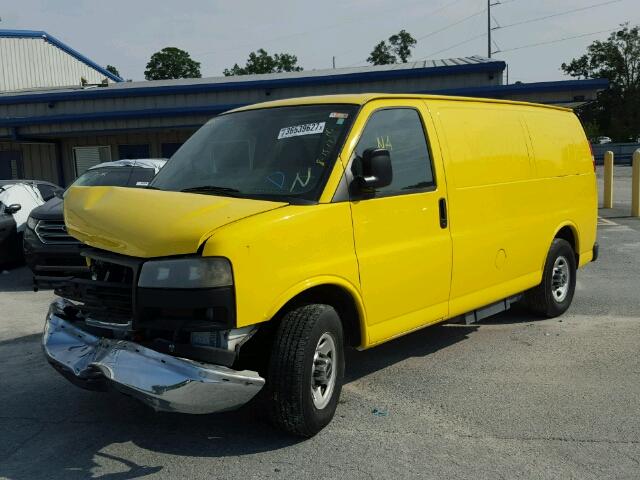 1GTHG35U371214352 - 2007 GMC SAVANA G35 YELLOW photo 2