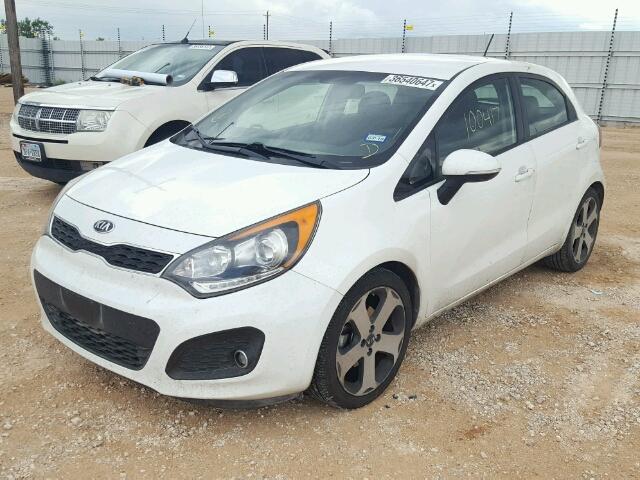 KNADN5A37E6322046 - 2014 KIA RIO EX WHITE photo 2