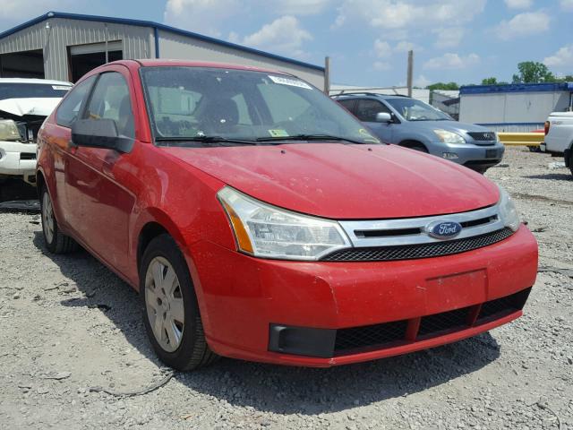 1FAHP32N28W256020 - 2008 FORD FOCUS S/SE RED photo 1