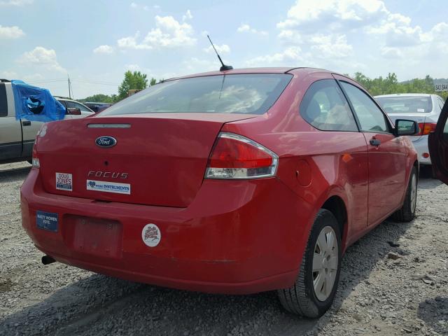 1FAHP32N28W256020 - 2008 FORD FOCUS S/SE RED photo 4