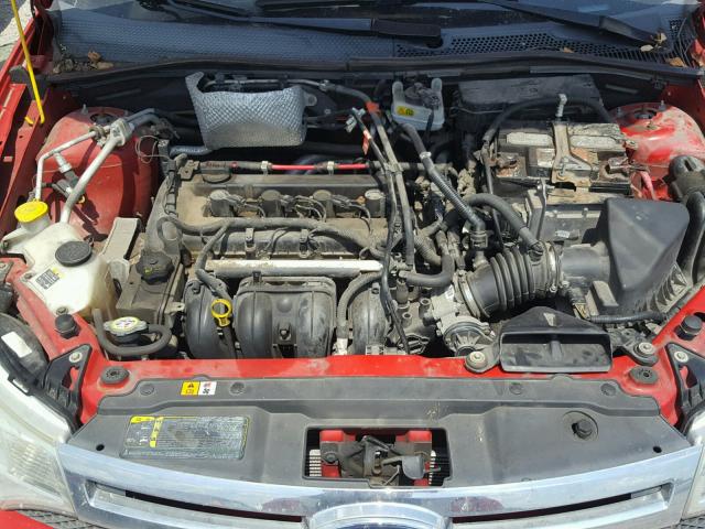 1FAHP32N28W256020 - 2008 FORD FOCUS S/SE RED photo 7