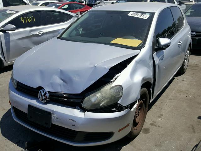 WVWBB7AJ2AW409618 - 2010 VOLKSWAGEN GOLF SILVER photo 2