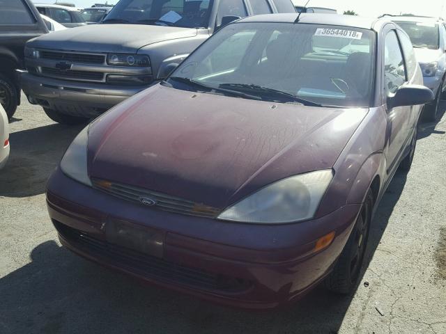 3FAFP31321R108563 - 2001 FORD FOCUS ZX3 BURGUNDY photo 2