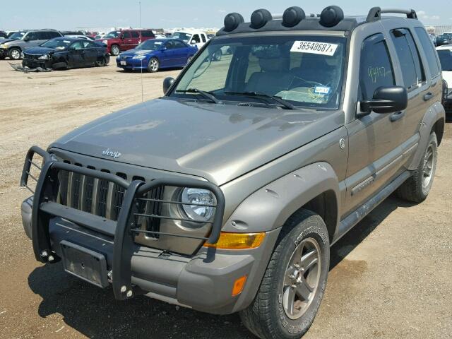 1J4GL38K96W101700 - 2006 JEEP LIBERTY RE GOLD photo 2