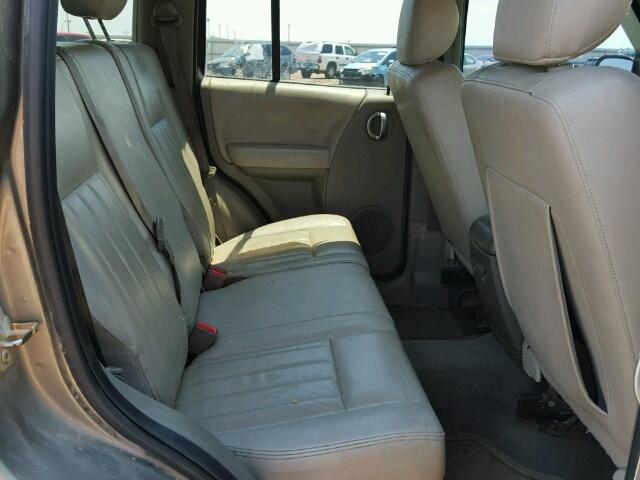 1J4GL38K96W101700 - 2006 JEEP LIBERTY RE GOLD photo 6