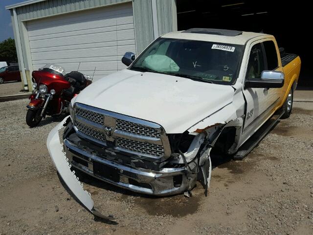 1C6RR6VT2JS271657 - 2018 RAM 1500 LARAM WHITE photo 2