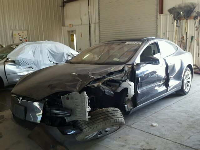 5YJSA1E24HF211382 - 2017 TESLA MODEL S Մոխրագույն լուսանկար 9