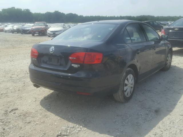 3VW2K7AJ4EM445801 - 2014 VOLKSWAGEN JETTA BASE Սև լուսանկար 4