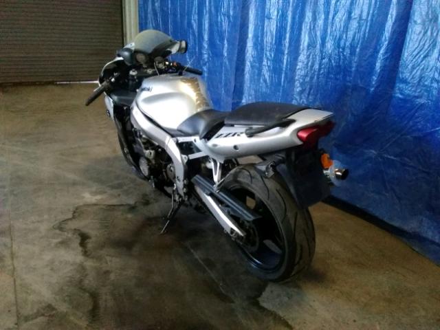 JKAZX4J196A060650 - 2006 KAWASAKI ZX600 J1 SILVER photo 3