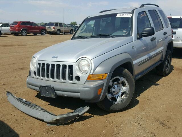 1J8GL48K95W714371 - 2005 JEEP LIBERTY SP SILVER photo 2