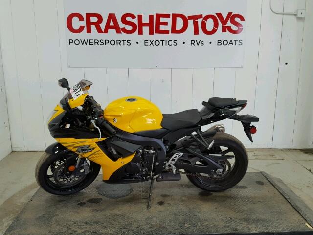 JS1GR7MA4C2100251 - 2012 SUZUKI GSX750 YELLOW photo 3