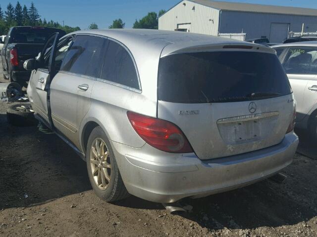 4JGCB65E67A058578 - 2007 MERCEDES-BENZ R 350 SILVER photo 3