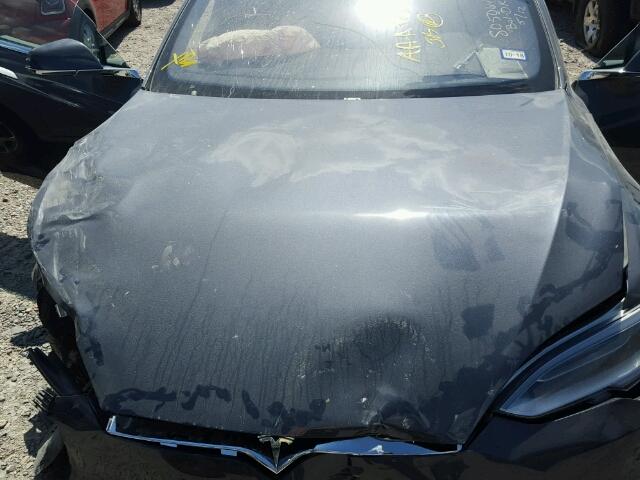 5YJSA1E19GF153677 - 2016 TESLA MODEL S Մոխրագույն լուսանկար 7