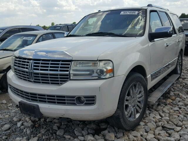 5LMFU27597LJ02118 - 2007 LINCOLN NAVIGATOR WHITE photo 2