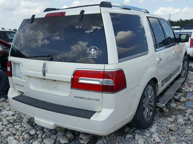 5LMFU27597LJ02118 - 2007 LINCOLN NAVIGATOR WHITE photo 4