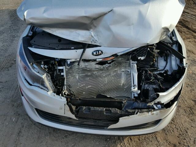 5XXGT4L3XGG038234 - 2016 KIA OPTIMA LX SILVER photo 7