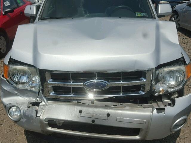 1FMCU94188KA76313 - 2008 FORD ESCAPE LIM SILVER photo 7